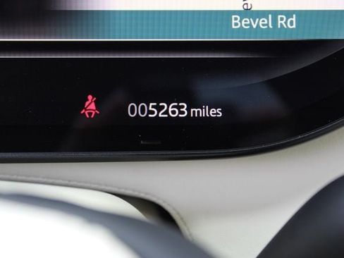 Used 2025 Land Rover Range Rover Long Wheelbase SE AWD/4WD image 8
