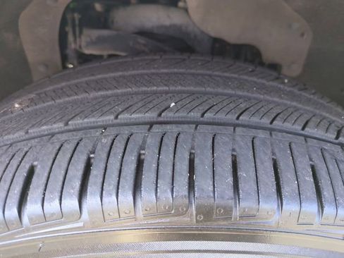 Used 2019 Ford Expedition Limited w/ Equipment Group 302A AWD/4WD image 11