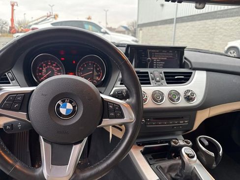 Used 2014 BMW Z4 sDrive35i image 11