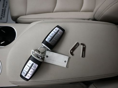 Used 2023 Genesis GV70 2.5T image 24