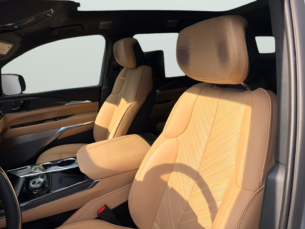 Certified 2026 Cadillac Escalade IQL Sport 2 w/ LPO, Floor Liner Package AWD/4WD image 18