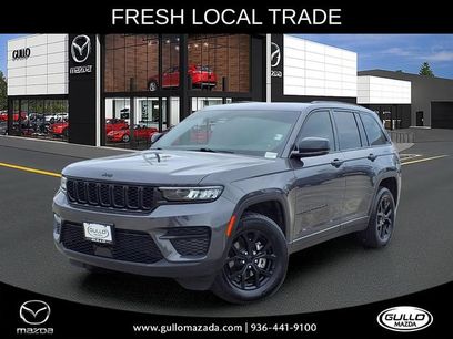 Used 2025 Jeep Grand Cherokee Altitude