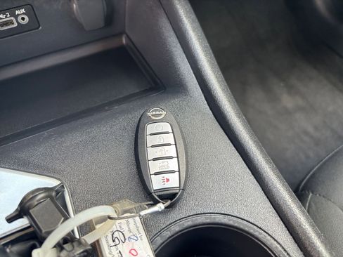 Used 2025 Nissan Altima 2.5 SV FWD image 25