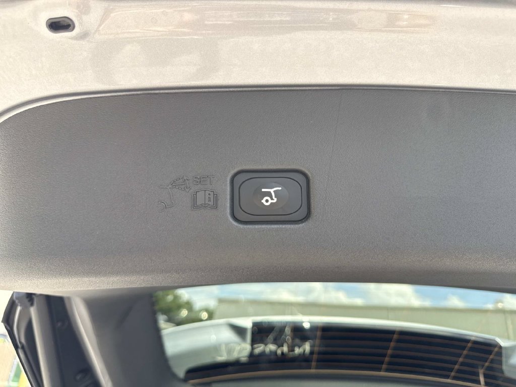 New 2026 Lincoln Nautilus Premier AWD/4WD image 12