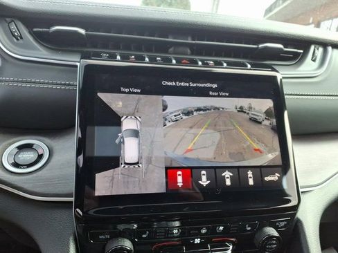 New 2025 Jeep Grand Cherokee L Limited image 17