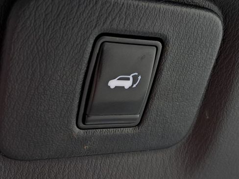 Used 2019 INFINITI QX60 Luxe w/ Essential Package image 40