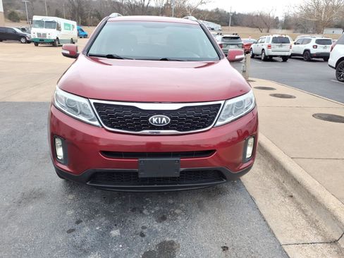 Used 2015 Kia Sorento LX image 2