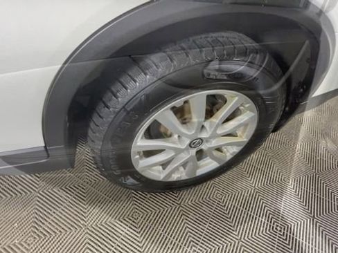 Used 2020 Nissan Rogue S FWD image 15