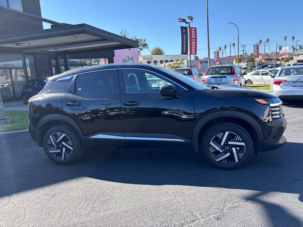 Used 2026 Nissan Kicks SV FWD image 3