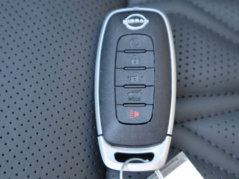 Used 2023 Nissan Rogue Platinum w/ Platinum Premium Package image 35