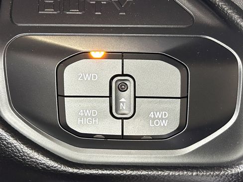 Certified 2025 RAM 2500 Big Horn AWD/4WD image 31