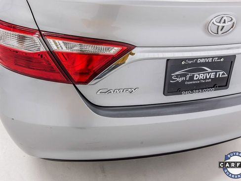 Used 2017 Toyota Camry LE image 5