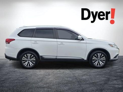Used 2019 Mitsubishi Outlander SE FWD image 2