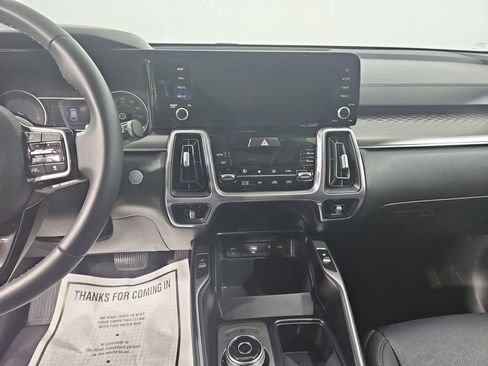 Used 2023 Kia Sorento EX image 18