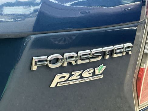 Used 2015 Subaru Forester 2.5i Premium AWD/4WD image 17