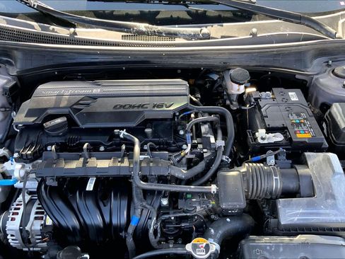 Used 2025 Hyundai Elantra Sport FWD image 27