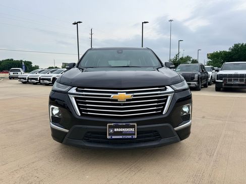 Used 2023 Chevrolet Traverse Premier AWD/4WD image 2