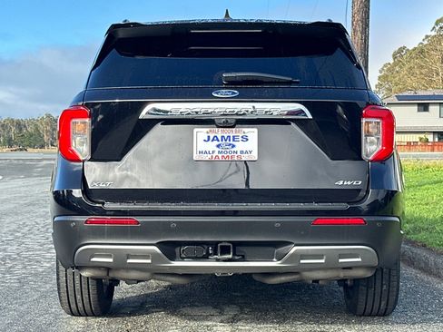 Used 2022 Ford Explorer XLT w/ Equipment Group 202A image 4