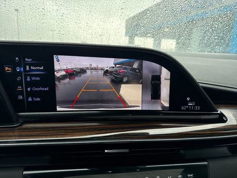 Used 2023 Cadillac Escalade Premium Luxury image 25