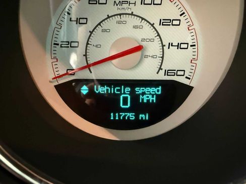 Used 2013 Dodge Challenger R/T RWD image 33