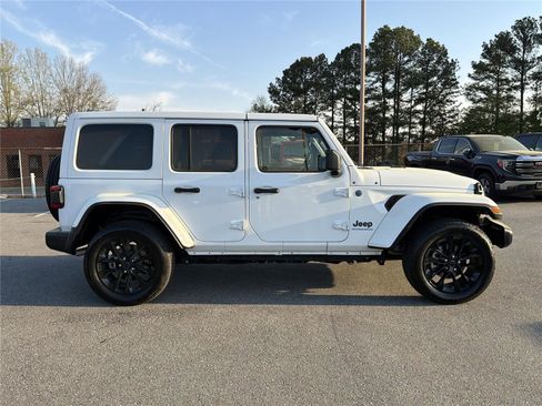 Used 2025 Jeep Wrangler Sahara w/ Safety Group image 4