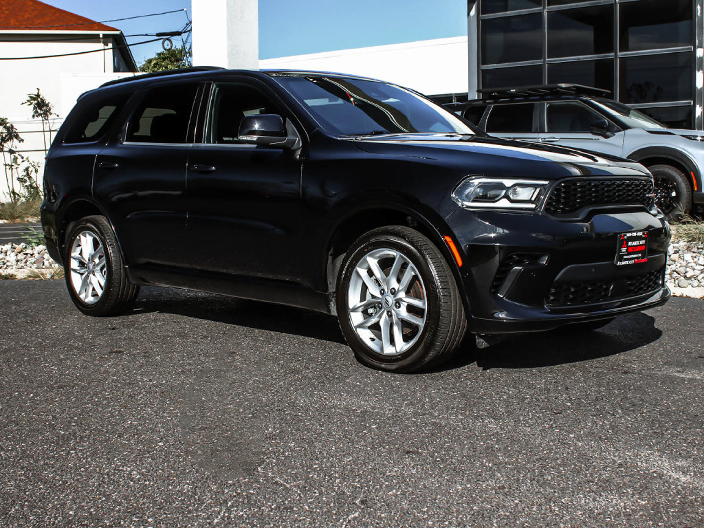 Used 2025 Dodge Durango GT AWD/4WD image 3
