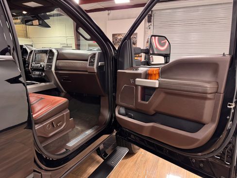 Used 2018 Ford F250 King Ranch w/ King Ranch Ultimate Package image 19