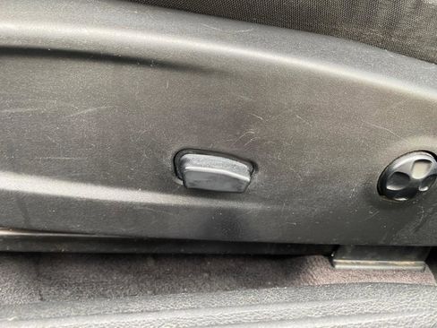 Used 2016 Dodge Challenger SXT image 28