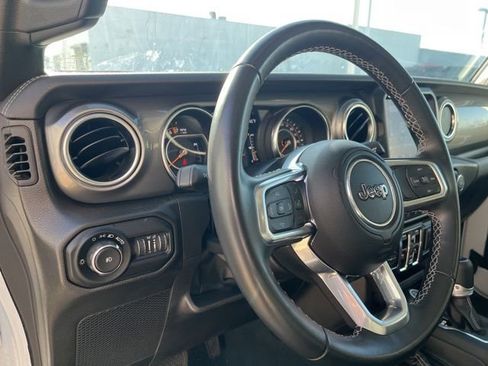 Used 2022 Jeep Wrangler Unlimited Sahara image 12