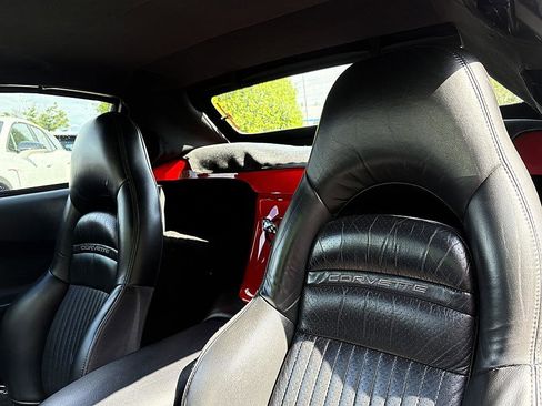 Used 2000 Chevrolet Corvette Convertible w/ Memory Pkg RWD image 15
