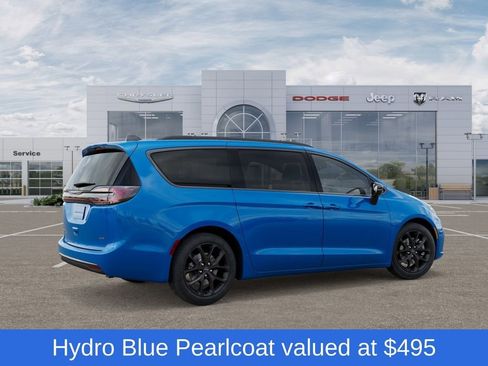 New 2026 Chrysler Pacifica Select w/ S Appearance Package AWD/4WD image 4