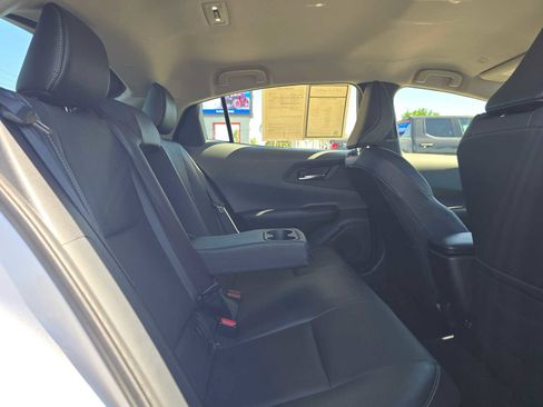 Used 2025 Toyota Prius XLE FWD image 12