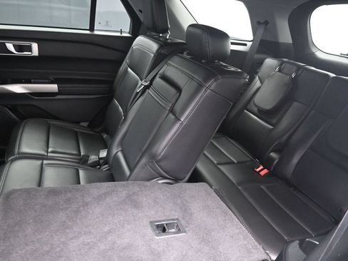 Used 2023 Ford Explorer XLT w/ Equipment Group 202A RWD image 21