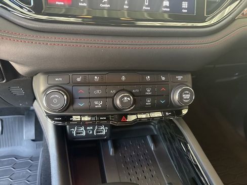 Used 2026 Dodge Durango GT w/ Tow 'N Go Package AWD/4WD image 14