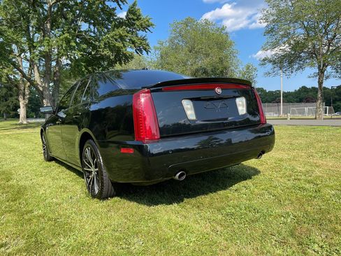Used 2006 Cadillac STS V8 w/ Preferred Equipment Group RWD image 12