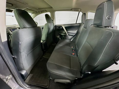 Used 2018 Toyota RAV4 XLE image 27
