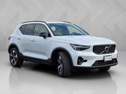 New 2026 Volvo XC40 B5 Plus w/ Protection Package Premier image 8
