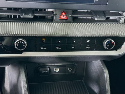 Used 2024 Kia Sportage LX image 23