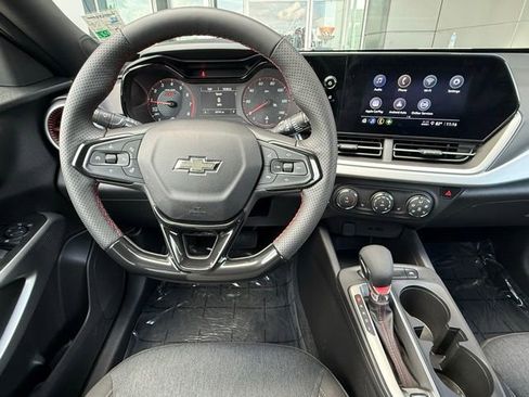 Used 2024 Chevrolet Trax RS w/ Driver Confidence Package FWD image 21