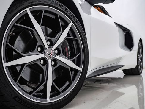 Used 2021 Chevrolet Corvette Stingray Premium Cpe w/ Z51 Performance Package RWD image 5