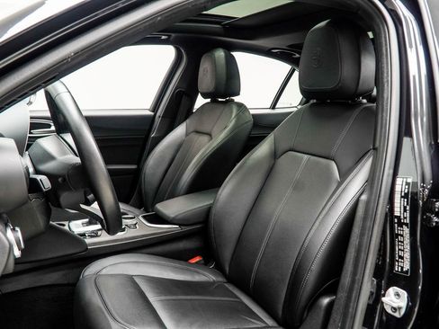 Used 2022 Alfa Romeo Giulia Ti image 34