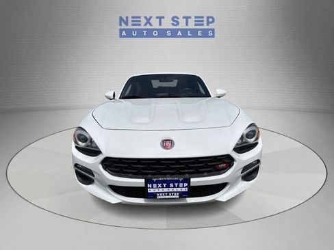 Used 2017 FIAT 124 Spider Classica RWD image 2