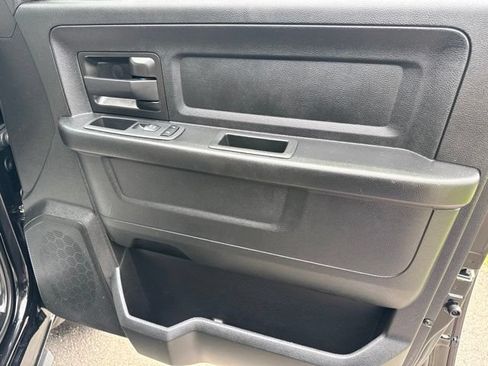 Used 2019 RAM 1500 Tradesman w/ Chrome Appearance Group RWD image 26