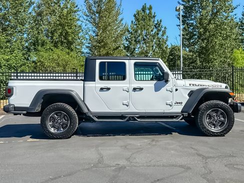 Used 2022 Jeep Gladiator Rubicon w/ Trailer Tow Package AWD/4WD image 2