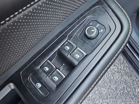 Used 2024 Volkswagen Atlas SE FWD image 25