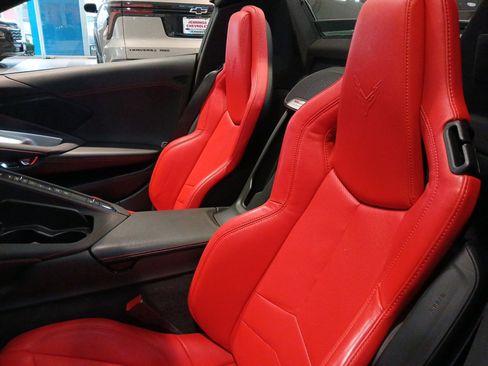 Used 2024 Chevrolet Corvette Stingray Convertible w/ Z51 Performance Package image 18