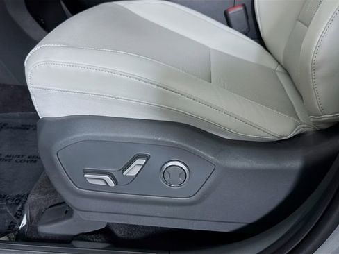 Certified 2025 Hyundai Santa Fe SEL image 15