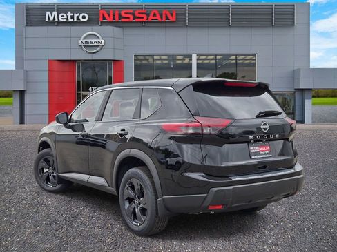 New 2026 Nissan Rogue SV FWD image 4
