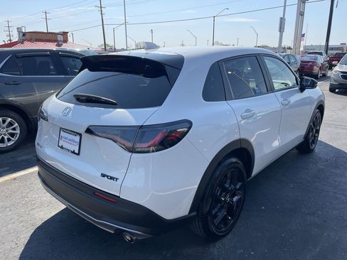 Used 2025 Honda HR-V Sport image 9