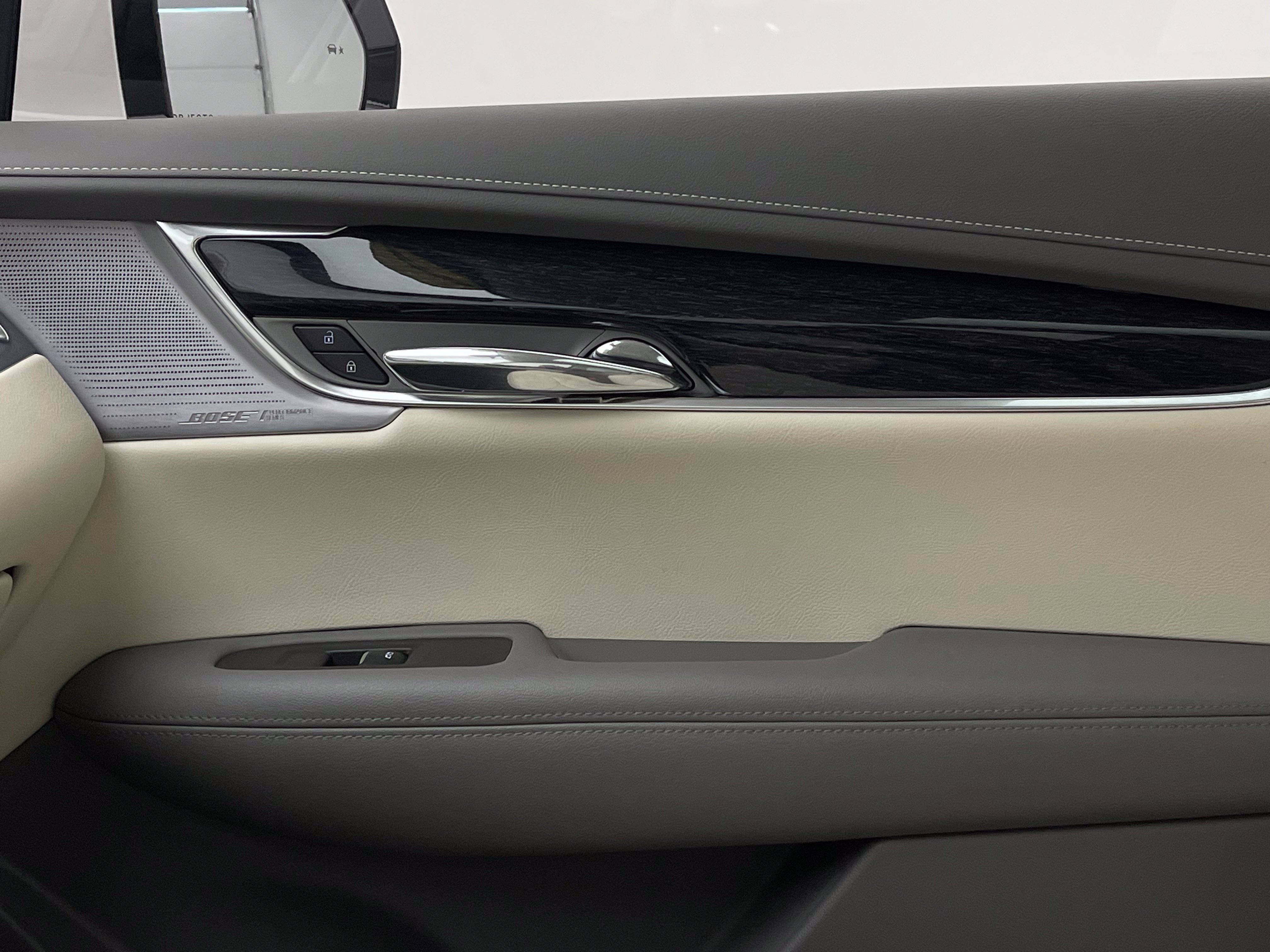 Used 2024 Cadillac XT6 Premium Luxury FWD image 47